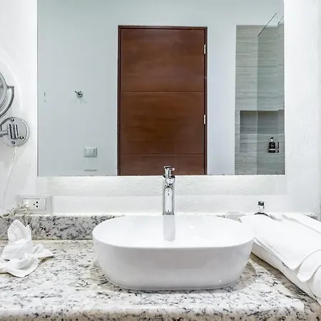 Bonita, Private Pool, Jacuzzi, Concierge Holiday home *