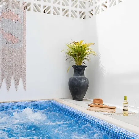 Cozy 3 Bedrooms Townhome-centrally Located-gated-wifi