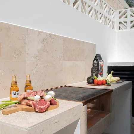 Cozy 3 Bedrooms Townhome-centrally Located-gated-wifi *