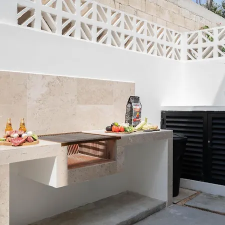 Cozy 3 Bedrooms Townhome-centrally Located-gated-wifi *