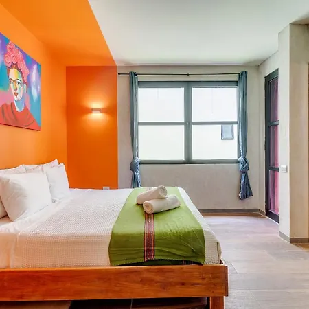 Chic In The Heart Of By Stella Apartamento