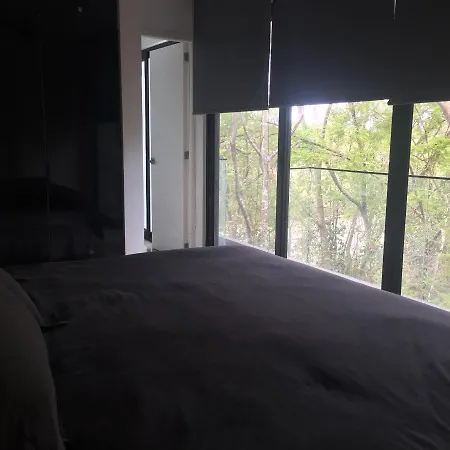 Black House Apartahotel