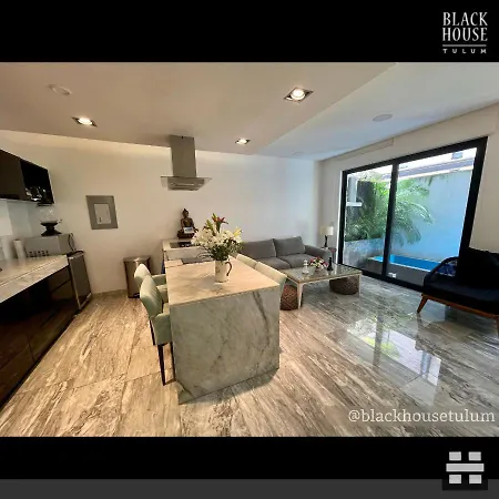 Black House Apartahotel Tulum