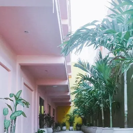 Hiphipstay - The Colonial Hotel