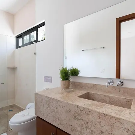 Cozy 3 Bedrooms Townhome-centrally Located-gated-wifi
