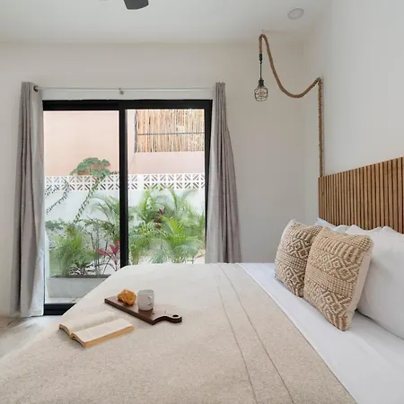 Cozy 3 Bedrooms Townhome-centrally Located-gated-wifi Apartment