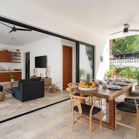 Cozy 3 Bedrooms Townhome-centrally Located-gated-wifi *