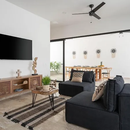 Cozy 3 Bedrooms Townhome-centrally Located-gated-wifi