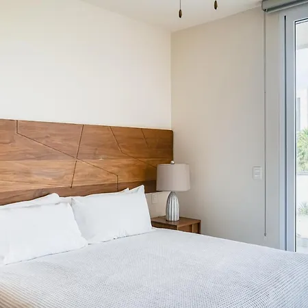 Tao Santamar F-204 Hotel