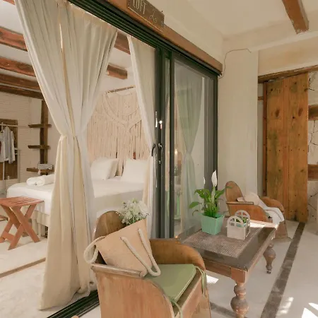 La Casa De Mia