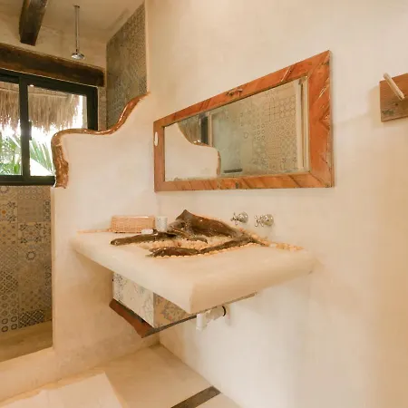 Hotel La Casa De Mia 2*