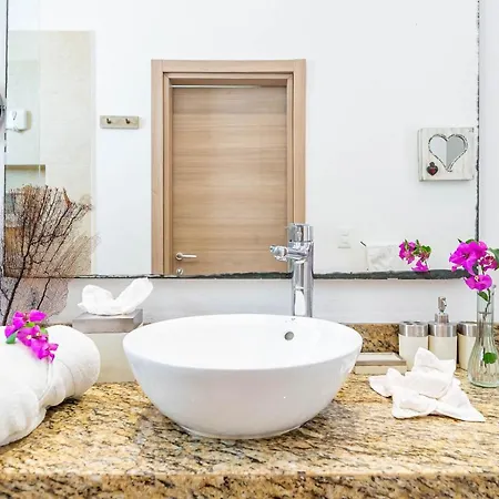 Holiday home Calma, Chic & Mexican Villa, A True Oasis Pool, Security