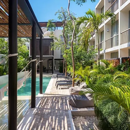 Stylish For 4 Rooftop & Pool Access *