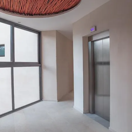 Stylish & Luxury Penthouse & Apartment, Private Pool, Private Hot Tub, Terrace And Roof At Jungle