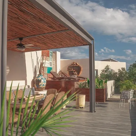 Stylish & Luxury Penthouse & Apartment, Private Pool, Private Hot Tub, Terrace And Roof At Jungle