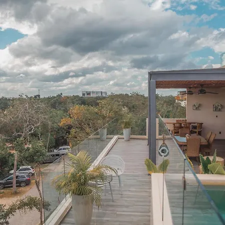Stylish & Luxury Penthouse & Apartment, Private Pool, Private Hot Tub, Terrace And Roof At Jungle Apartment