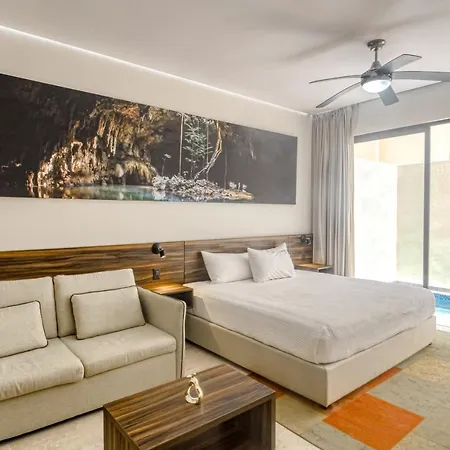 Moonlight 002 At Aldea Zama