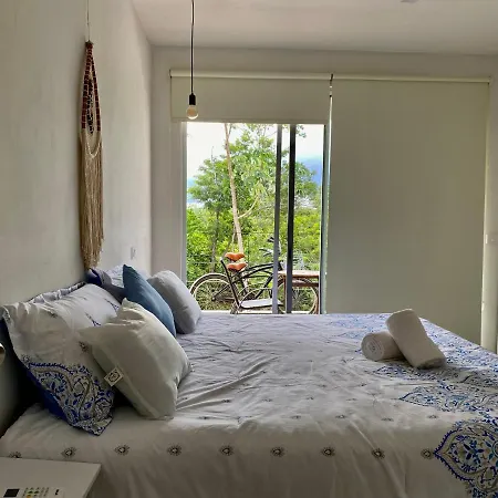 Rosa Azul Apartahotel