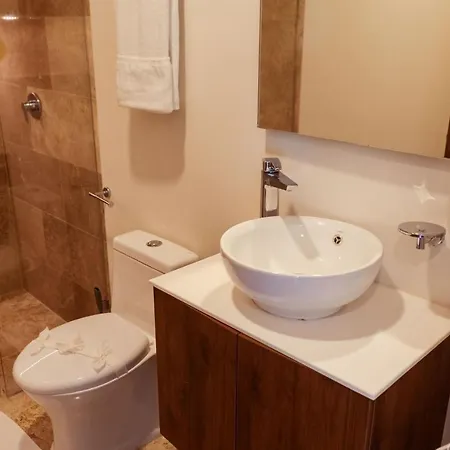 2br With Fast Wifi Free Bikes, Rooftop, Pool, And Gym *