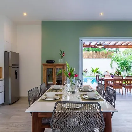 Luxury Private 3bed Villa, Garden, Pool,security Villa *