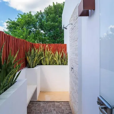 Luxury Private 3bed Villa, Garden, Pool,security *