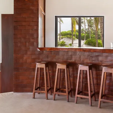 Villa Beachfront Playaaekun *