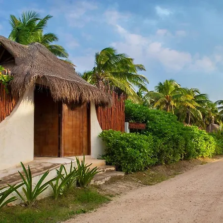 Beachfront Playaaekun Villa *