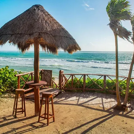 Beachfront Playaaekun *