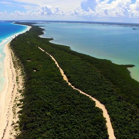 Villa Beachfront Playaaekun *