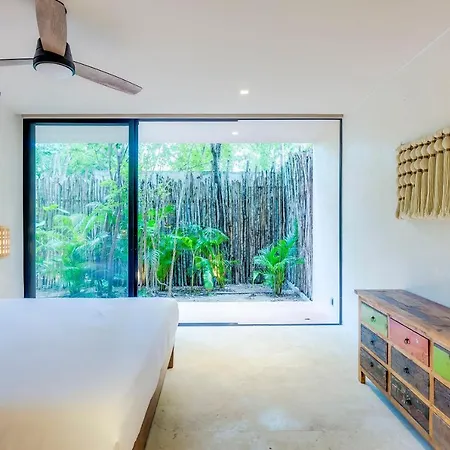 Apartment Gorgeous Flowy Space With Wrap-around Private Pool *