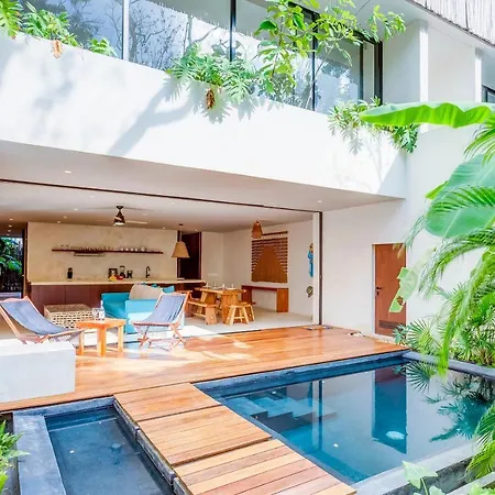 Gorgeous Flowy Space With Wrap-around Private Pool Apartment