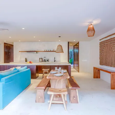 Apartment Gorgeous Flowy Space With Wrap-around Private Pool *