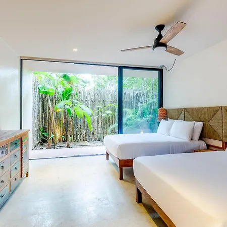 Gorgeous Flowy Space With Wrap-around Private Pool Apartment