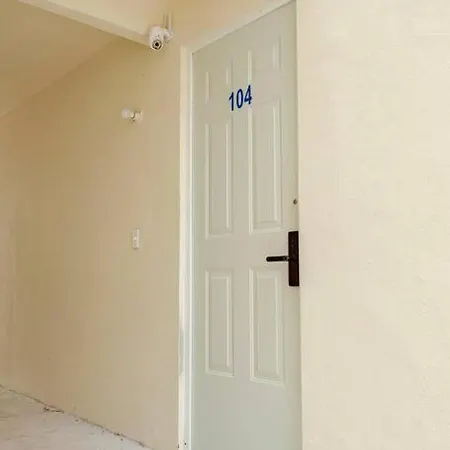 Cozy Oasis: 2-bedroom W/ Pool *
