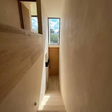 New 2level Ph W/pool! Apartment *