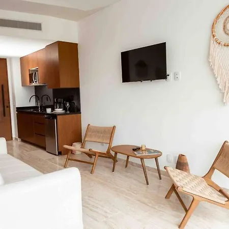 Apartment Jungle Luxury Studio, Gym And Beach Mistiq Garden *