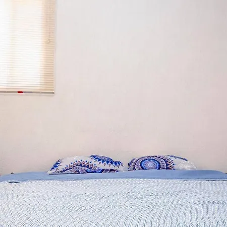Cozy Oasis: 2-bedroom W/ Pool Apartment *