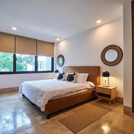 Omara Apartment *