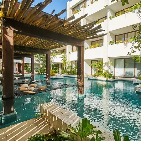 Omara Tulum