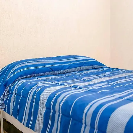 Apartment Cozy Oasis: 2-bedroom W/ Pool *