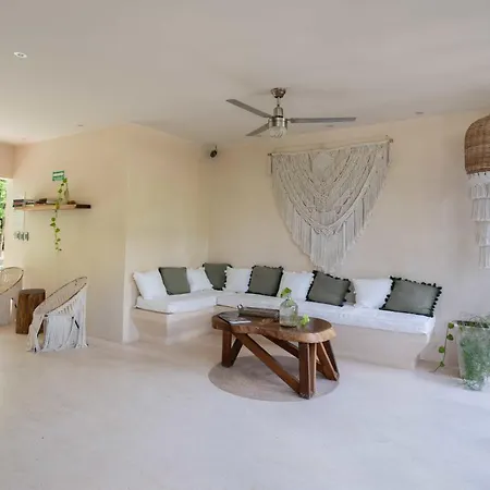 Boho 1bdr Plunge Pool Gym 100 Mbps Wifi Holiday home *