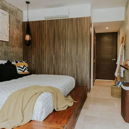 Cenote + Swim-up + Luxury
