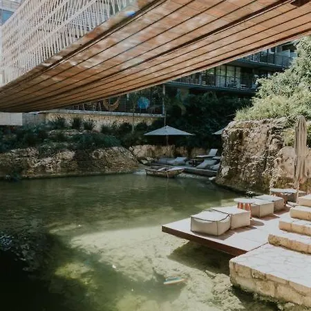 Cenote + Swim-up + Luxury