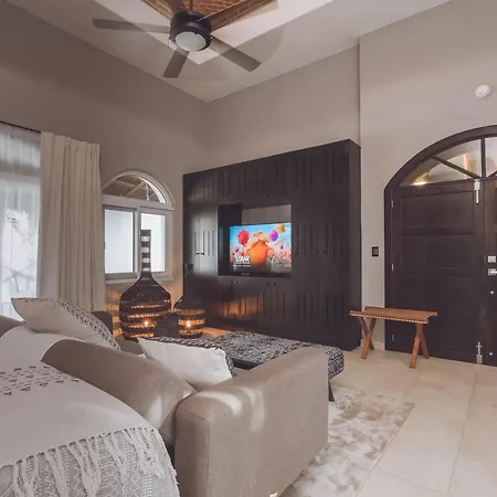 Destiny Front Luxury Villa *