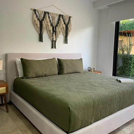 Menesse By Andiani Travel Apartment *