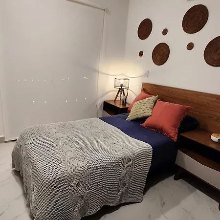 Casa Tres Recamaras: Jungle Views, Shared Pool & Prime Location Holiday home *