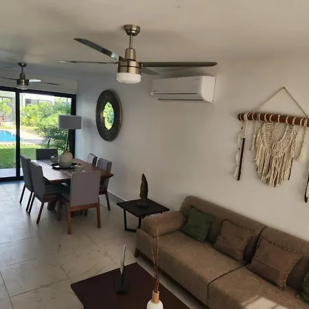 Casa Tres Recamaras: Jungle Views, Shared Pool & Prime Location Tulum