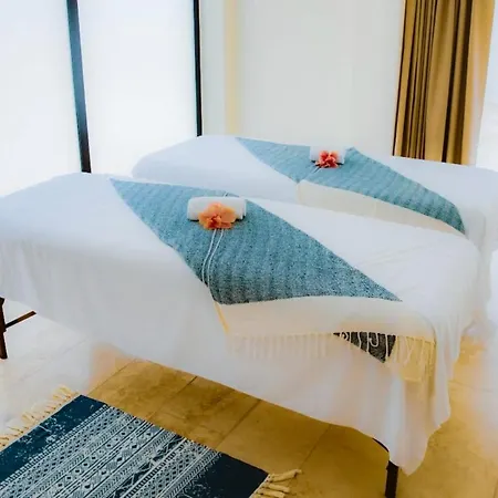 Hotel The Waves By Experience 4*