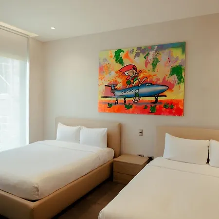 Apartment Impeccable Penthouse With Private Rooftop Pool!