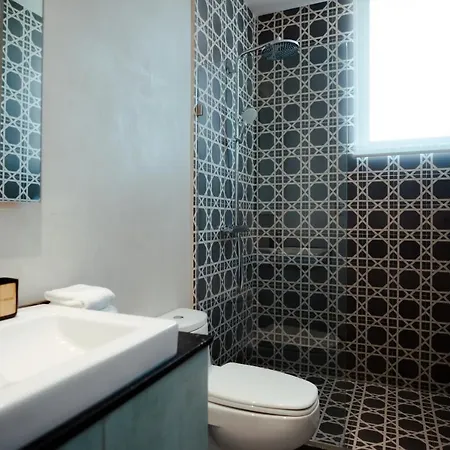 Impeccable Penthouse With Private Rooftop Pool! Apartment